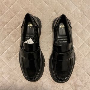 NEW Zara Lug Sole Black Patent Leather Loafers - Size 40/ U.S. 9